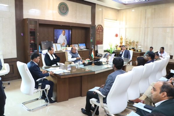 विधानसभा अध्यक्ष बैठक करते