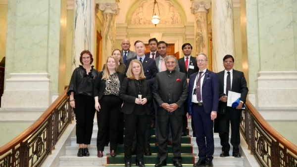 मुख्य चुनाव आयुक्त ज्ञानेश कुमार ने स्वीडिश संसद में संविधान समिति से मुलाकात करते हुए मुख्य चुनाव आयुक्त ज्ञानेश कुमार ने स्वीडिश संसद में संविधान समिति से मुलाकात करते हुए