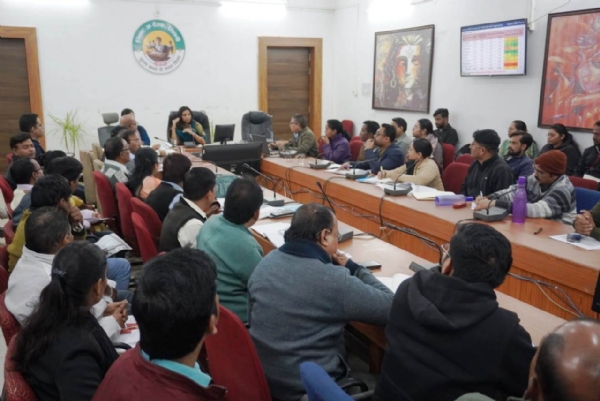 Seoni: Collector issues instructions on improving maternal and child health and eradicating TB Seoni: Collector issues instructions on improving maternal and child health and eradicating TB