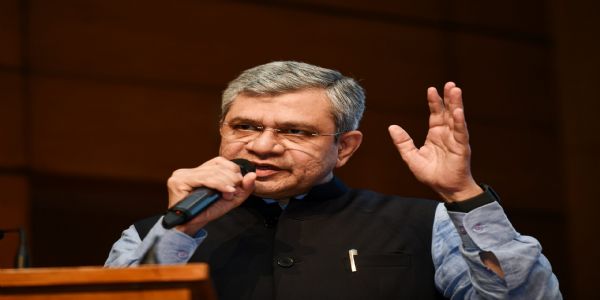 केन्द्रीय मंत्री अश्विनी वैष्णव केन्द्रीय मंत्री अश्विनी वैष्णव