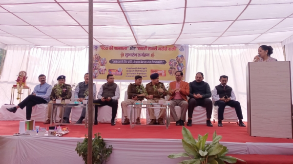 जीआरपी उज्जैन में लगा रही पटरी की पाठशाला, ट्रेन की पटरी से जुड़ी बस्तियों के बच्चे फैलाएंगे जागरूकता..... जीआरपी उज्जैन में लगा रही पटरी की पाठशाला, ट्रेन की पटरी से जुड़ी बस्तियों के बच्चे फैलाएंगे जागरूकता.....