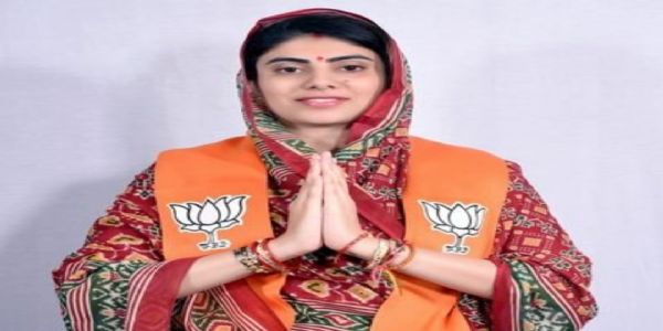 गुजरात में दारूबंदी पर राहुल का हमला: रीवाबा जाडेजा का पलटवार – ‘2027 में कांग्रेस एकल अंक में सिमट जाएगी’