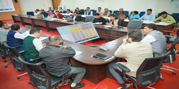 उज्जैन में ई-अटेंडेंस नहीं लगानेवाले शिक्षकों पर होगी कार्रवाई