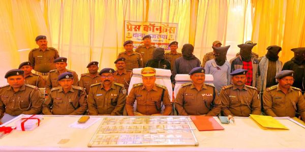 विदेशी मुद्रा चोरी का खुलासा, छह गिरफ्तार