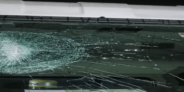 नकाबपोश बदमाशों ने ट्रक पर बरसाई गोलियां, पुलिस जांच में जुटी