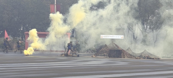 परेड में शामिल अग्निवीर