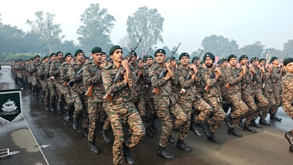 परेड में शामिल अग्निवीर