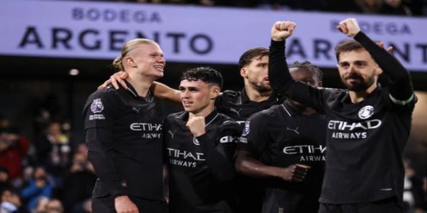 मैच जीतने के बाद खुशी मनाती मैनचेस्टर सिटी की w