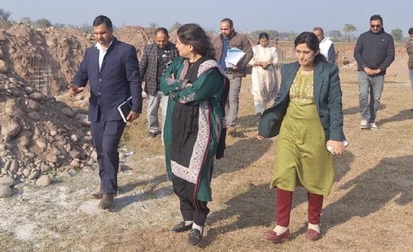 Commissioner Secretary of the Cooperative Department inspected the grain storage project. Commissioner Secretary of the Cooperative Department inspected the grain storage project.