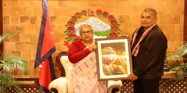 प्रधानमंत्री कार्की की दुर्गा प्रसाई से मुलाकात