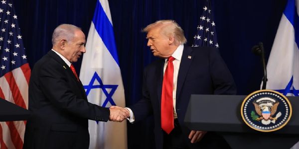 इजराइल के प्रधानमंत्री बेंजामिन नेतन्याहू और अमेरिका के राष्ट्रपति डोनाल्ड ट्रंप फ्लोरिडा के मार-ए-लागो एस्टेट में। फोटो - इंटरनेट मीडिया