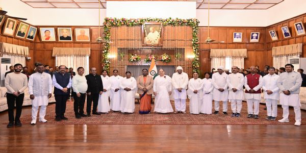 राष्ट्रपति से मिला ब्रह्माकुमारी का प्रतिनिधिमंडल