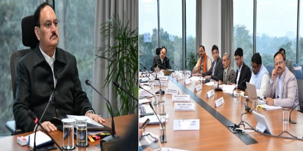 केंद्रीय स्वास्थ्य मंत्री नड्डा  छत्तीसगढ़ की स्वास्थ्य स्थिति की उच्च स्तरीय समीक्षा करते हुए