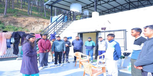 जिलाधिकारी ने छात्रावासों की सुविधाओं में सुधार के दिए निर्देश