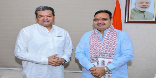 बीकानेर में विकास के लिए मुख्यमंत्री से मिले खाद्य मंत्री सुमित गोदारा