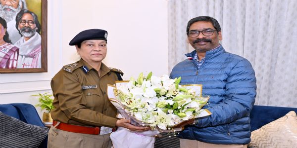 मुख्यमंत्री साेरेने से डीजीपी ने की मुलाकात