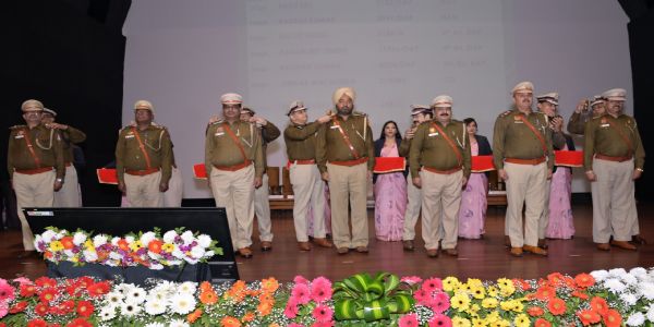 सेवानिवृत्ति पर 137 पुलिसकर्मियों को मानद रैंक