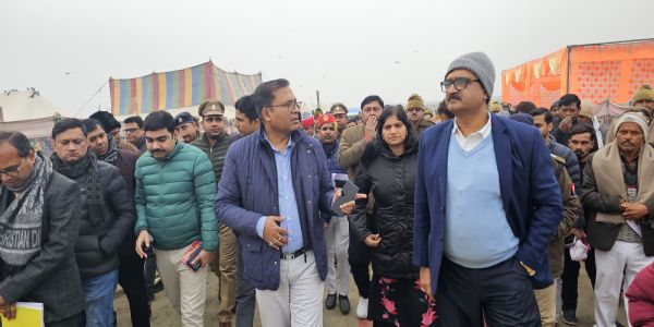 शाहजहांपुर व फर्रुखाबाद के डीएम ने माघ मेला ढाईघाट की देखी व्यवस्था