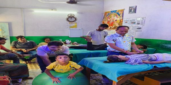 सर्दियों में शरीर को स्वस्थ व सक्रिय रखने में फिजियोथेरेपी की अहम भूमिका : डॉ विकास