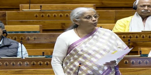 लोकसभा में वित्त मंत्री लोकसभा में वित्त मंत्री