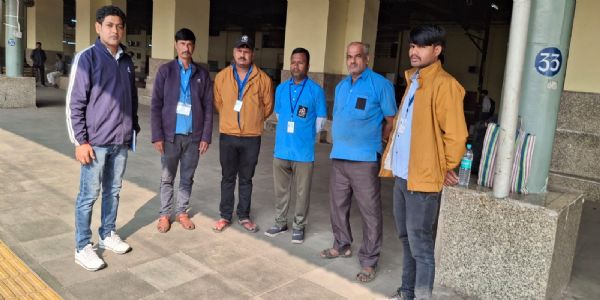 खड़गपुर मंडल में स्वच्छता अभियान जारी