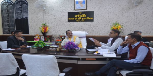 जमीन विवाद रोकने के लिए गलत कागजात पर सख्ती जरूरी : विजय कुमार सिन्हा