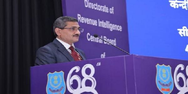 कूरियर और ई-कॉमर्स से बिक्री का फायदा उठा रहे अंतरराष्ट्रीय गिरोह : सीबीआईसी चेयरमैन