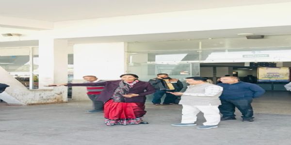 रोडवेज कार्यालय में कार्मिक मिले नदारद