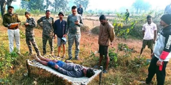 पेड़ से लटका मिला शव, जांच में जुटी पुलिस