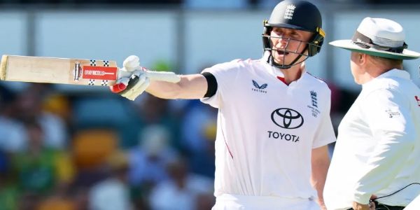 इंग्लैंड के ओपनर ज़ैक क्रॉली इंग्लैंड के ओपनर ज़ैक क्रॉली