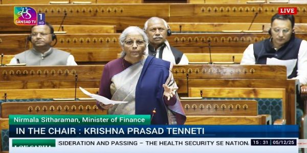 वित्त मंत्री निर्मला सीतारमण शुक्रवार को लोकसभा में चर्चा का जवाब देते हुए वित्त मंत्री निर्मला सीतारमण शुक्रवार को लोकसभा में चर्चा का जवाब देते हुए