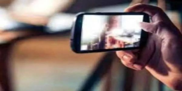 बैंक कर्मी ने युवती की अश्लील फोटो सोशल मीडिया पर किया वायरल