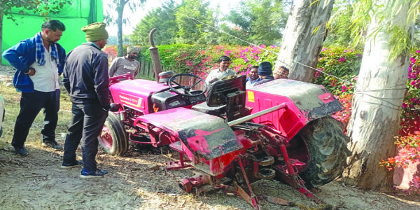 हुसैनपुर में ट्रैक्टर-बाइक भिड़ंत, अवैध खनन ने ली दो युवकों की जान, ग्रामीणों में उबाल