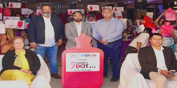 कांकेर : विशेषज्ञों ने महिलाओं काे सेल्फ-ब्रेस्ट एग्जाम सिखाया, ब्रेस्ट कैंसर के बारे में बताया