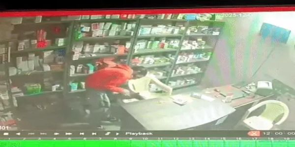 फतेहाबाद : मेडिकल स्टोर से 15 मिनट में नकदी चाेरी कर ले गए चाेर