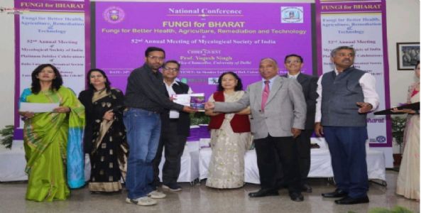 वनस्पति विज्ञान के अनुसंधान विद्वानों ने जम्मू विश्वविद्यालय का गौरव बढ़ाया