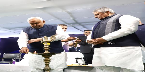 मुख्यमंत्री नीतीश कुमार ने पटना पुस्तक मेले का किया उद्घाटन