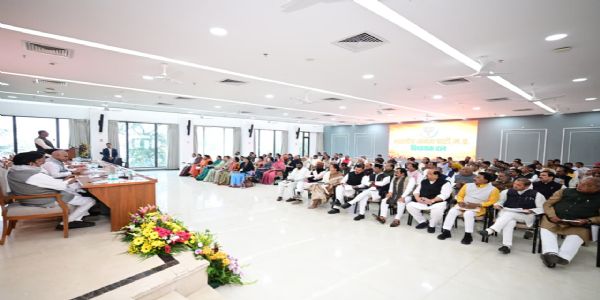 जनता तक पहुंचाएं बीते दो सालों में प्रदेश में हुए विकास कार्या का लेखा-जोखा- डॉ. मोहन यादव