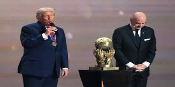 डोनाल्ड ट्रंप को पहला फीफा शांति पुरस्कार
