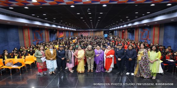 सेल्फ-डिफेंस और कम्युनिटी पुलिसिंग पर हुआ प्रभावशाली सत्र