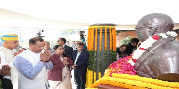 (अपडेट) अमुख्यमंत्री ने आंबेडकर को दी श्रद्धांजलि, बोलीं- महापरिनिर्वाण स्थल को वैश्विक पहचान दिलाने के लिए सरकार प्रतिबद्ध