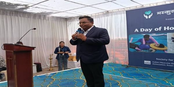 इंदौरः कलेक्टर ने मस्कुलर डिस्ट्राफी बीमारी से पीड़ित‍ बच्चों से किया संवाद