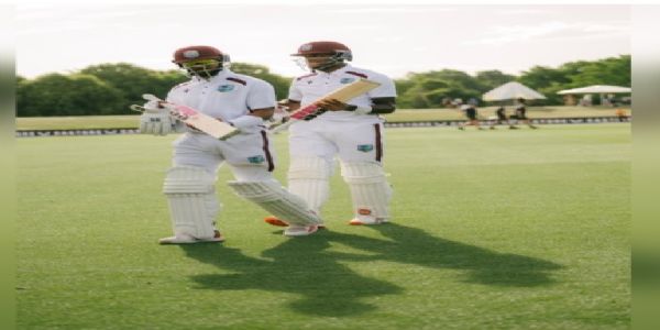 मैच ड्रा कराने के बाद लौटते जस्टिन ग्रीव्स मैच ड्रा कराने के बाद लौटते जस्टिन ग्रीव्स