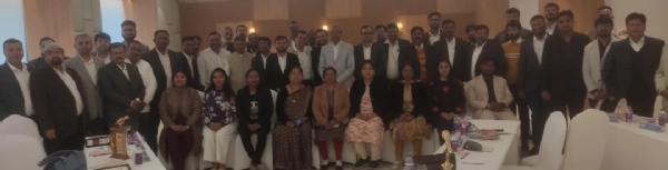 बैठक के बाद सामूहिक तस्वीर बैठक के बाद सामूहिक तस्वीर