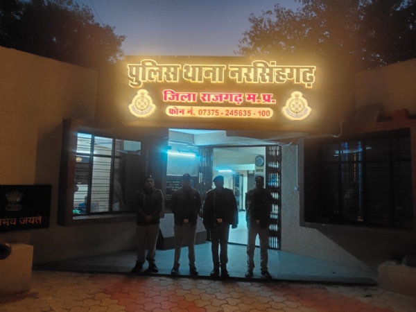 9 लोग पकड़ाए, पौने दो लाख से अधिक का मशरुका जब्त