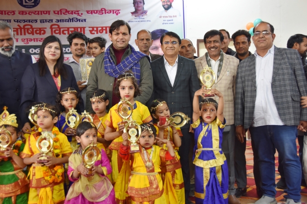 खेल राज्य मंत्री गौरव गौतम ने जिला स्तरीय पारितोषिक वितरण और मंडल स्तरीय बाल महोत्सव समापन समारोह में विजेता रहे प्रतिभागियों को किया पुरस्कृत खेल राज्य मंत्री गौरव गौतम ने जिला स्तरीय पारितोषिक वितरण और मंडल स्तरीय बाल महोत्सव समापन समारोह में विजेता रहे प्रतिभागियों को किया पुरस्कृत