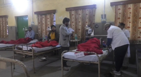 अस्पताल में इलाजरत गैस से प्रभावित मरीज अस्पताल में इलाजरत गैस से प्रभावित मरीज