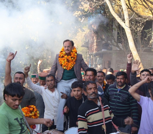 उद्योग मंत्री हर्षवर्धन ने शिलाई  के पशमी में 9 लाख की लागत की उठाऊ पेयजल योजना का किया लोकार्पण