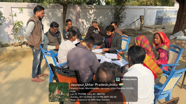 मेगा डिजिटाइजेशन दिवस के अवसर पर काम करते हुए अधिकारी मेगा डिजिटाइजेशन दिवस के अवसर पर काम करते हुए अधिकारी