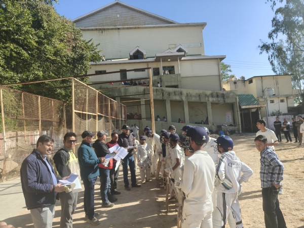 अंडर 14  क्रिकेट  बॉयज  जिला स्तरीय चयन हेतु नाहन  में आयोजित हुए ट्रायल